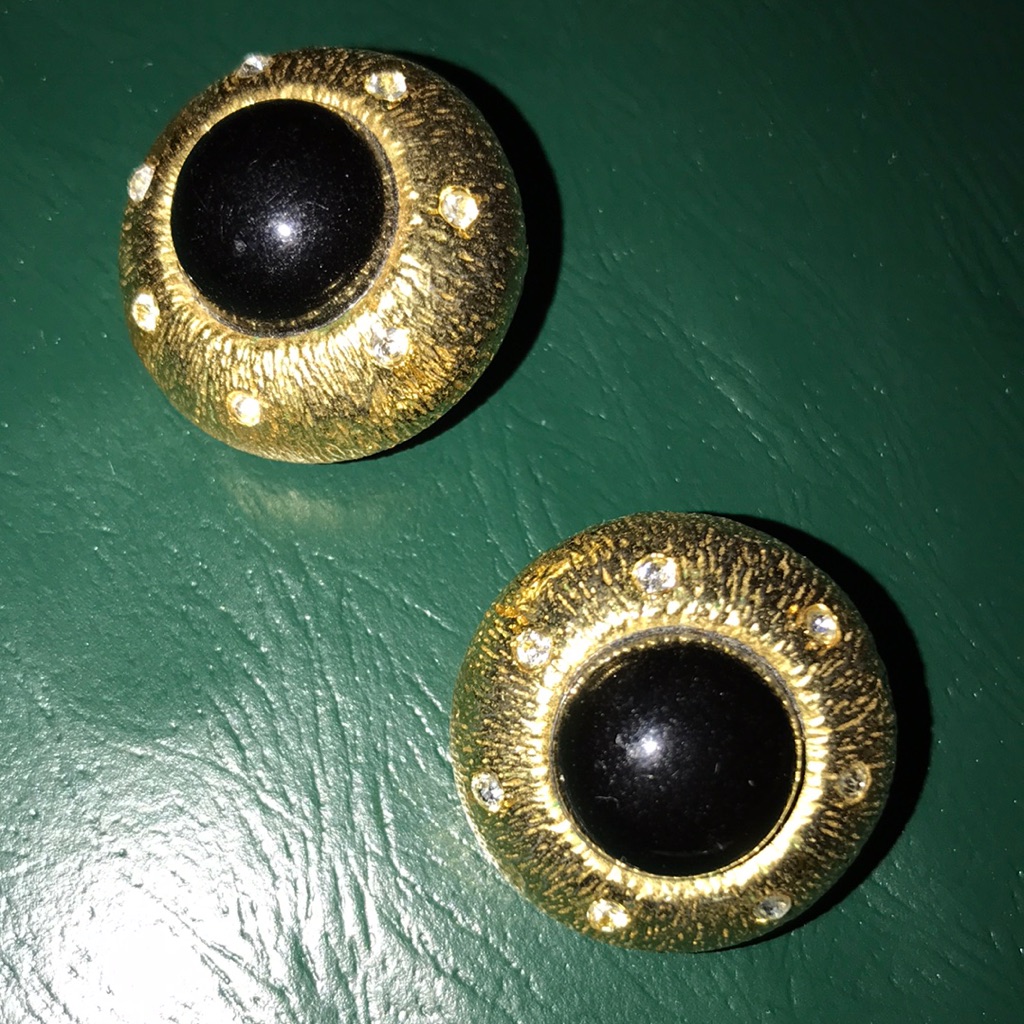 Two Sisters Clip Vintage Gold And Black Round Earrings